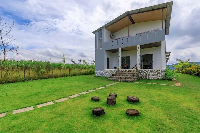 Scenic view of Jal By The Bay resort in Lonavala
